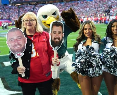 The Special Reason Why Donna Kelce Wears Her Chiefs and Eagles Bracelets on Game Day | Parade Magazine | wenatcheeworld.com