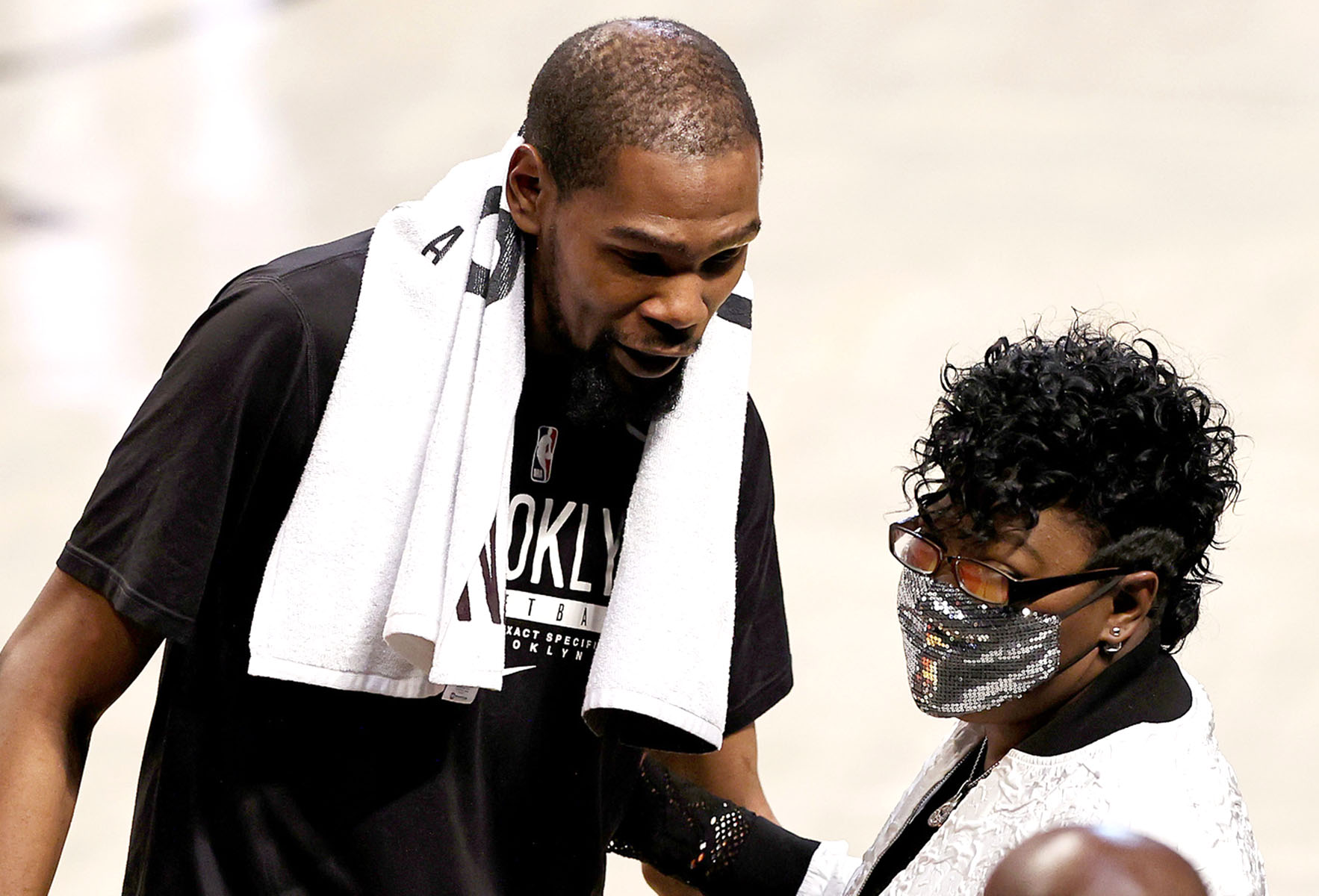 Kevin Durant's mom provides touching view of her famous son