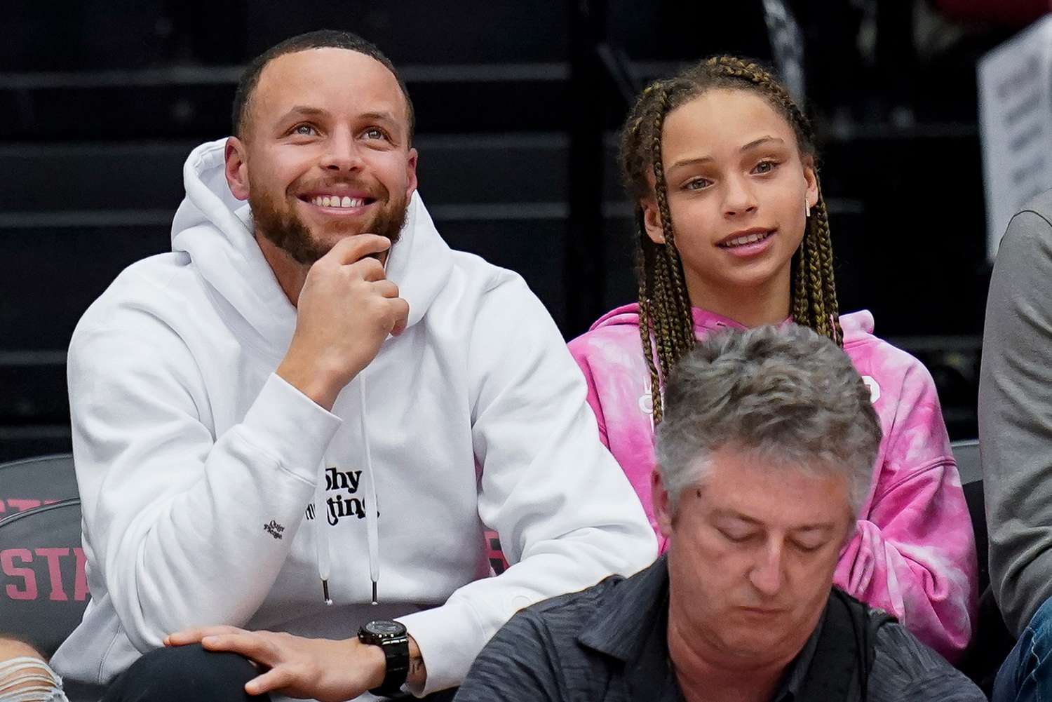 Stephen Curry's Daughter Looks All Grown Up at Basketball Game: Photo