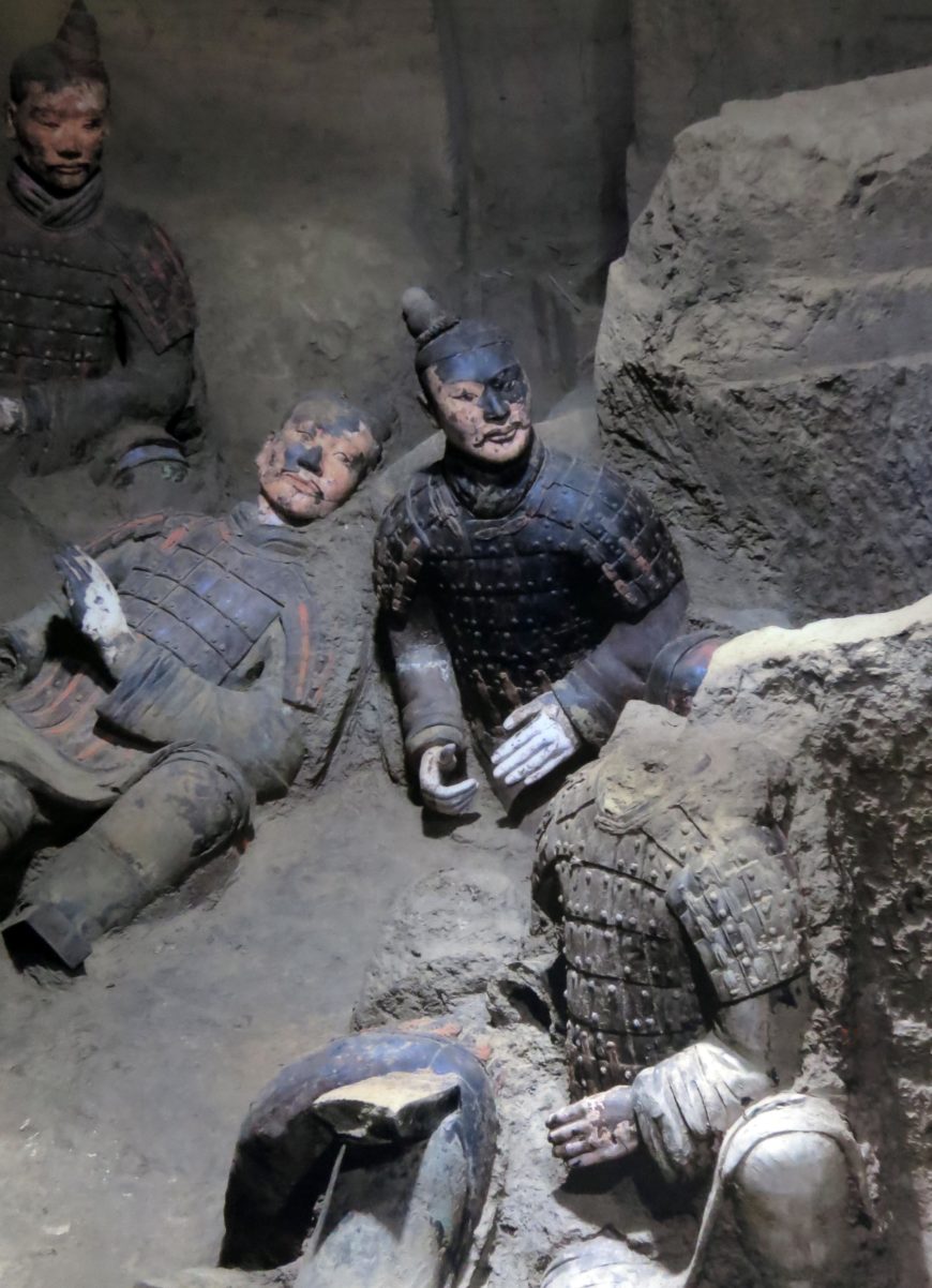 View of the soldiers at their discovery (The Museum of Qin Terra-cotta Warriors and Horses - Xi'an; photo: edward stojakovic, CC BY 2.0)