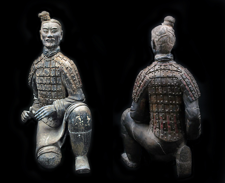 Front and back view of Kneeling Archer, Mausoleum of Emperor Qin Shi Huangdi (The Metropolitan Museum of Art, photo: public domain)