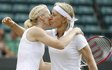 Wimbledon 2010: Martina Navratilova defies breast cancer to claim another  title